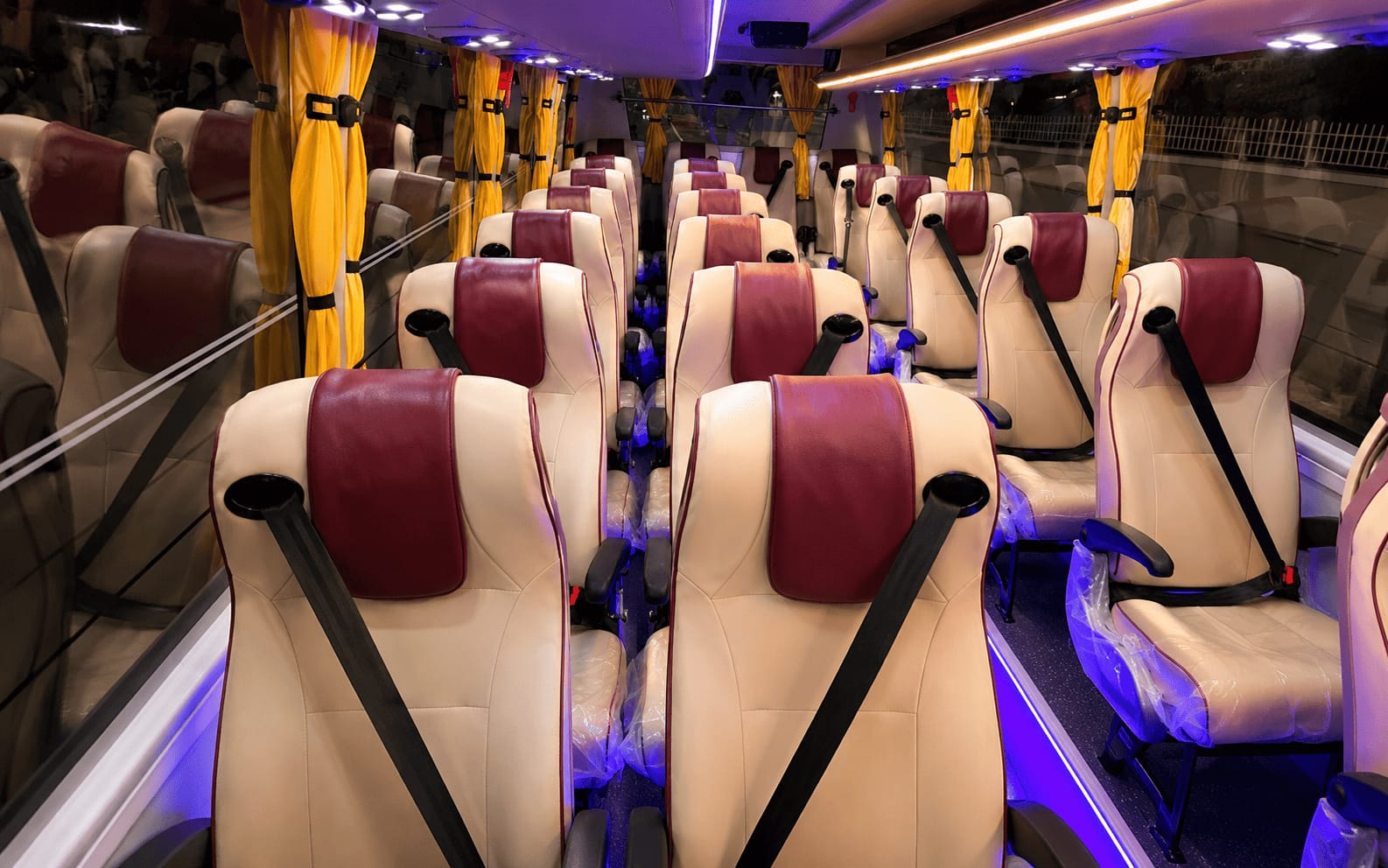 21 Seater Luxury AC Bus 2x1 — image 2