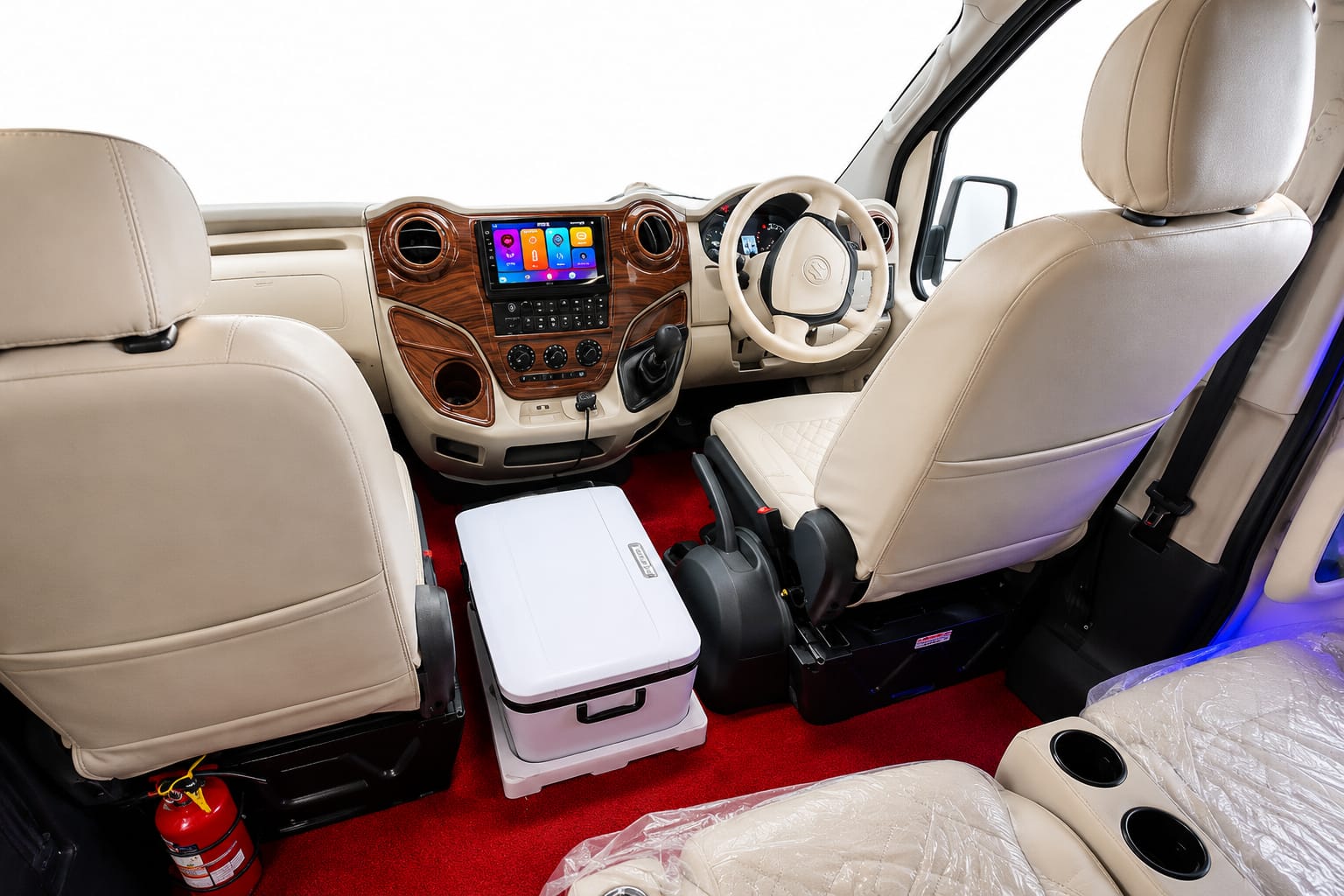 Luxury Urbania 16 Seater with Premium Modified Seating — image 7